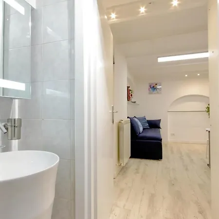 Ych-confortevole Al Colosseo Rome